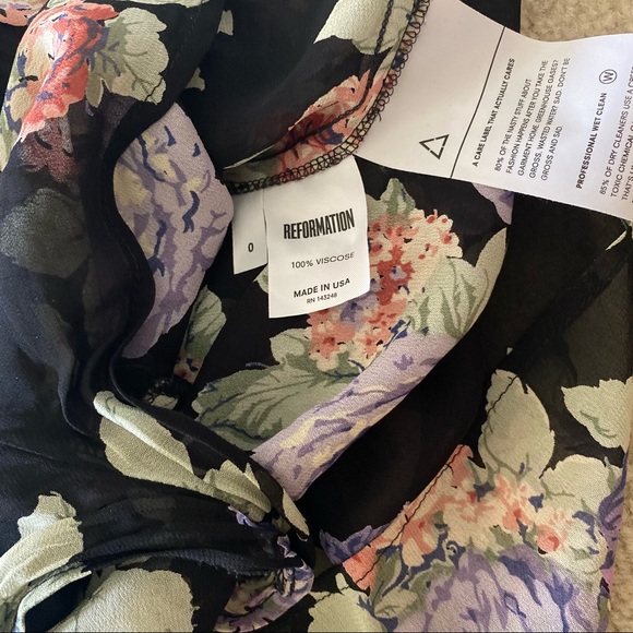 Reformation floral dress with shorts built in - Picture 6 of 7